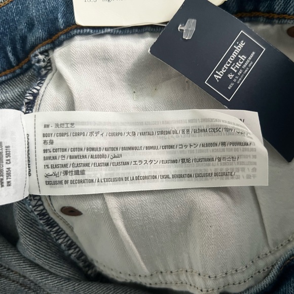 Abercrombie Mom Shorts High Rise Distressed Denim Cutoff NWT Size 34 - Picture 5 of 5